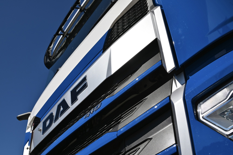 TR 3 900 x 600.jpg